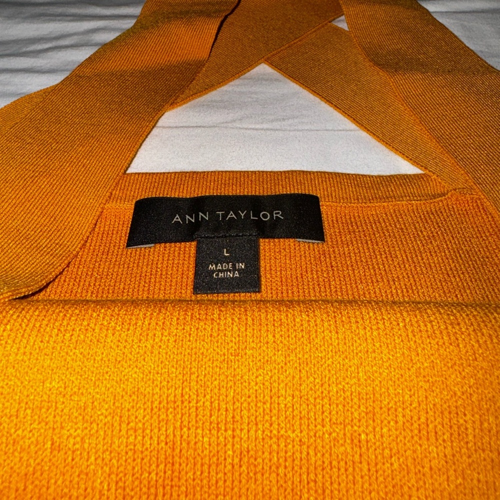 Back Criss Cross Top - Picture 3 of 5